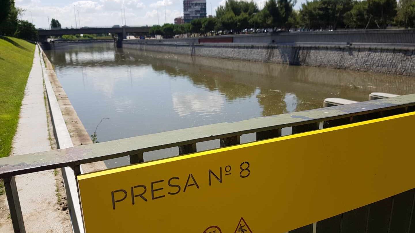 El tramo entre la presa 8 y 9 del Manzanares vuelve a tener agua embalsadaEl tramo entre la presa 8 y 9 del Manzanares vuelve a tener agua embalsada