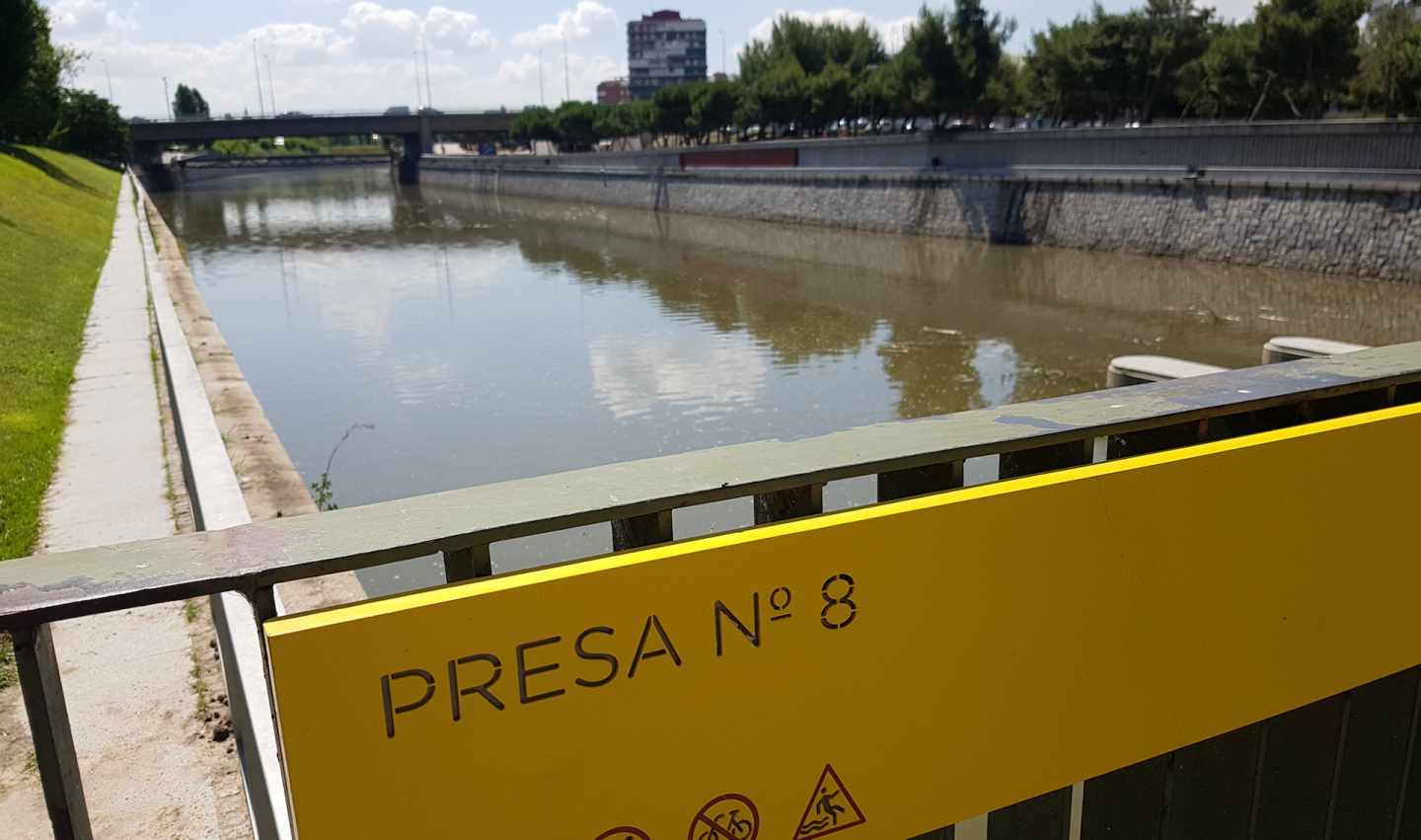 El tramo entre la presa 8 y 9 del Manzanares vuelve a tener agua embalsadaEl tramo entre la presa 8 y 9 del Manzanares vuelve a tener agua embalsada