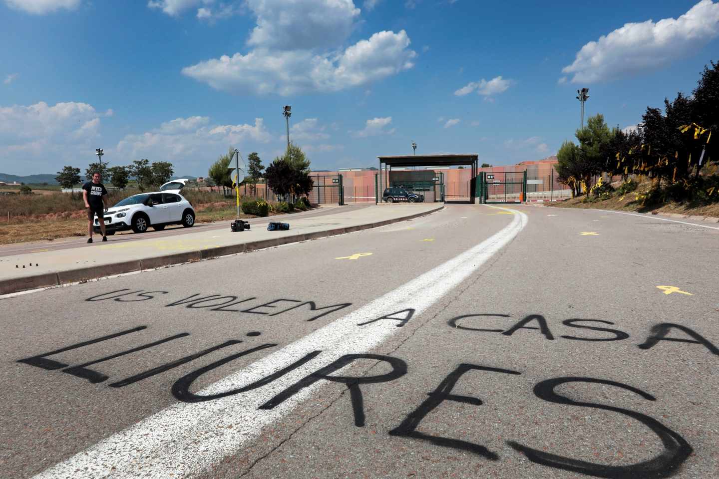 Pintadas a favor de los presos independentistas en la cárcel catalana de Lledoners.