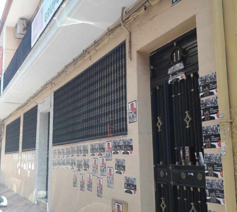 El PSOE de Getafe amanece con carteles a favor de dejar a Franco en el Valle de los Caídos