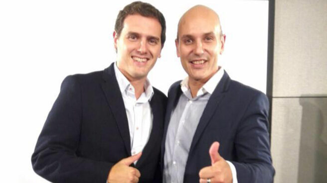 sadat marana El asesor de Ciudadanos en la Diputación de León, Sadat Maraña, junto a Albert Rivera.
