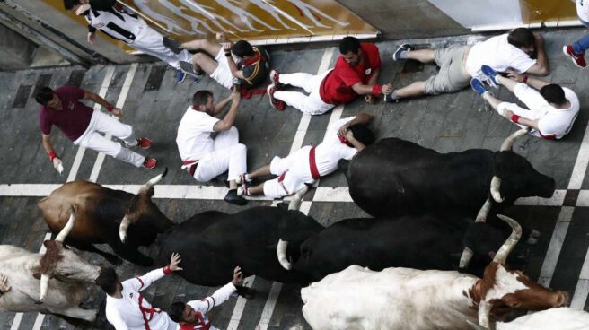 El sexto encierro de los sanfermines acaba con dos corredores heridos leves