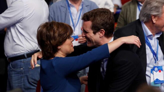 Santamaría saluda a Pablo Casado.