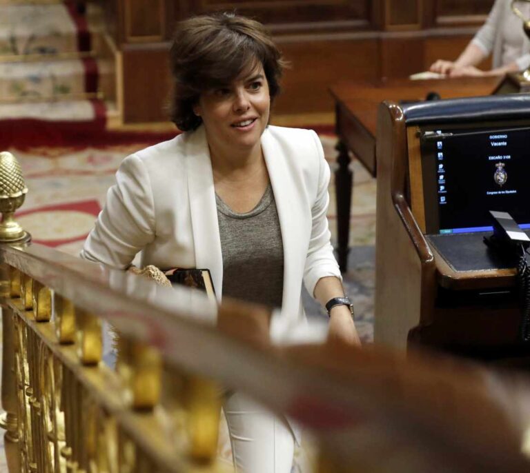 Sáenz de Santamaría: "No respetar el voto de los militantes nos resta discurso"