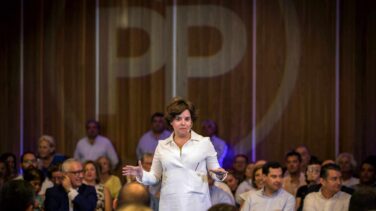 Casado y Santamaría se enzarzan por hablar de "señoras y señores"