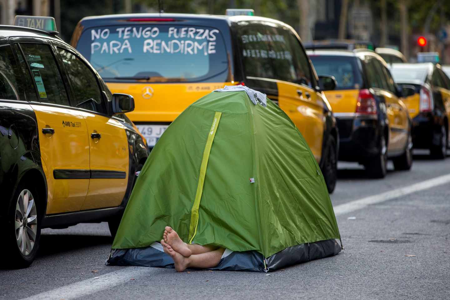 Los taxistas aceptan servicios mínimos pero mantienen la huelga hasta mañana