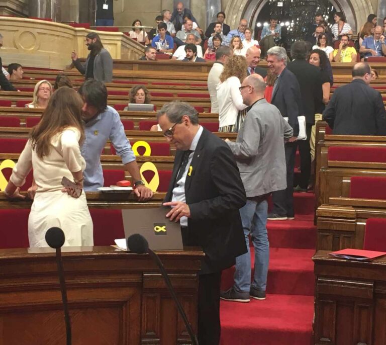 Bronca y división en el independentismo: ERC y JxCat, enfrentados por Puigdemont