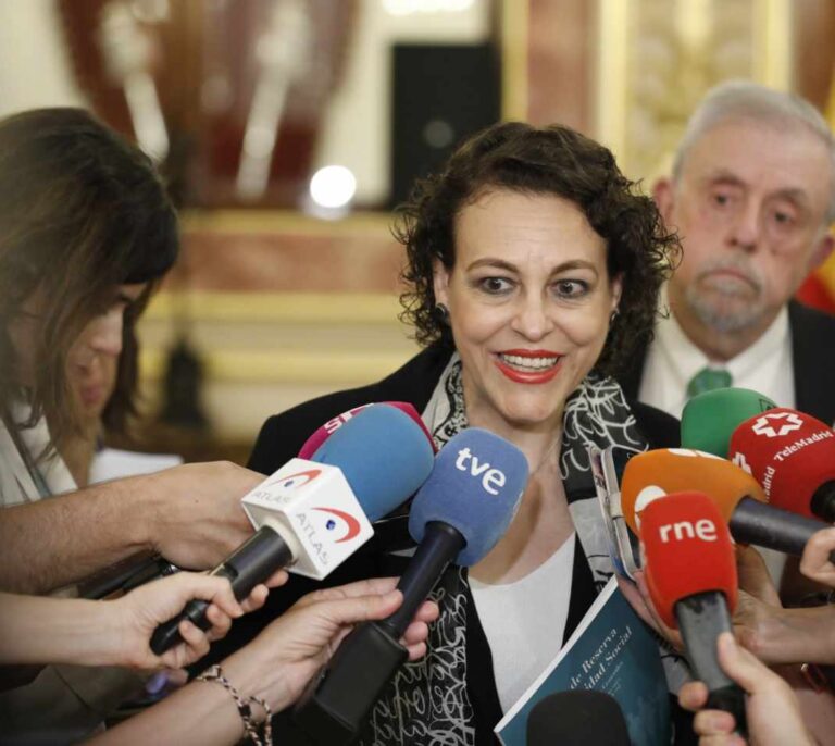 La Seguridad Social se come 15.500 millones del Estado para el Imserso o la estiba