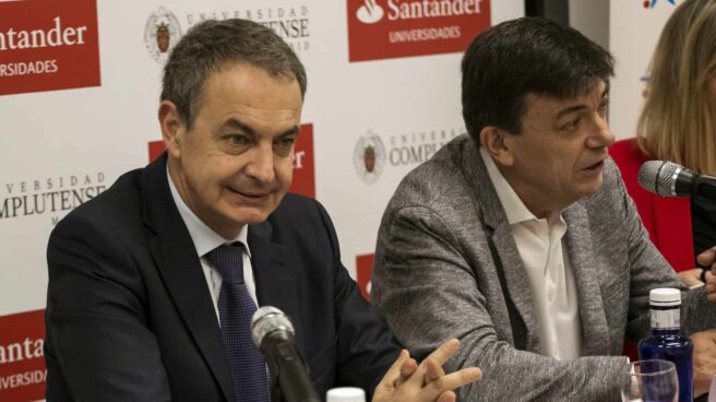 Zapatero alaba a Santamaría frente a un posible "retroceso" en el PP