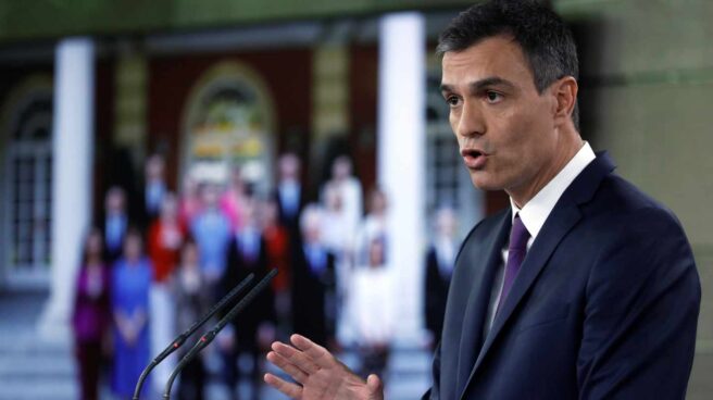 Sánchez califica a Casado de "extremista" por negarse a asumir políticas de Estado