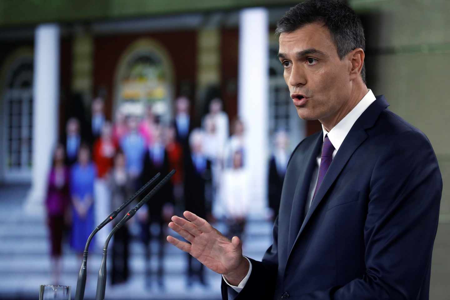 Sánchez califica a Casado de "extremista" por negarse a asumir políticas de Estado