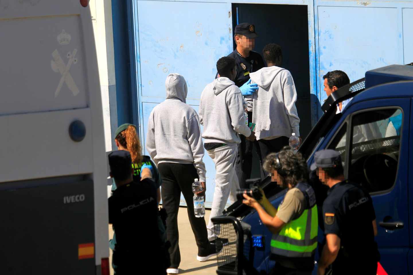 De Algeciras a Madrid o Barcelona: así es el protocolo de recepción de inmigrantes