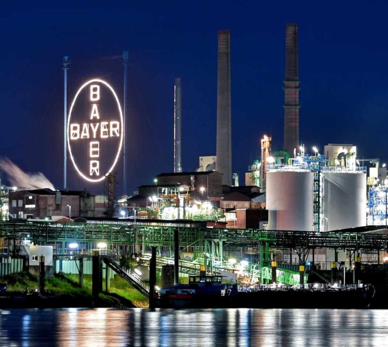 La millonaria condena a Monsanto arrastra a la farmacéutica Bayer a mínimos de 5 años