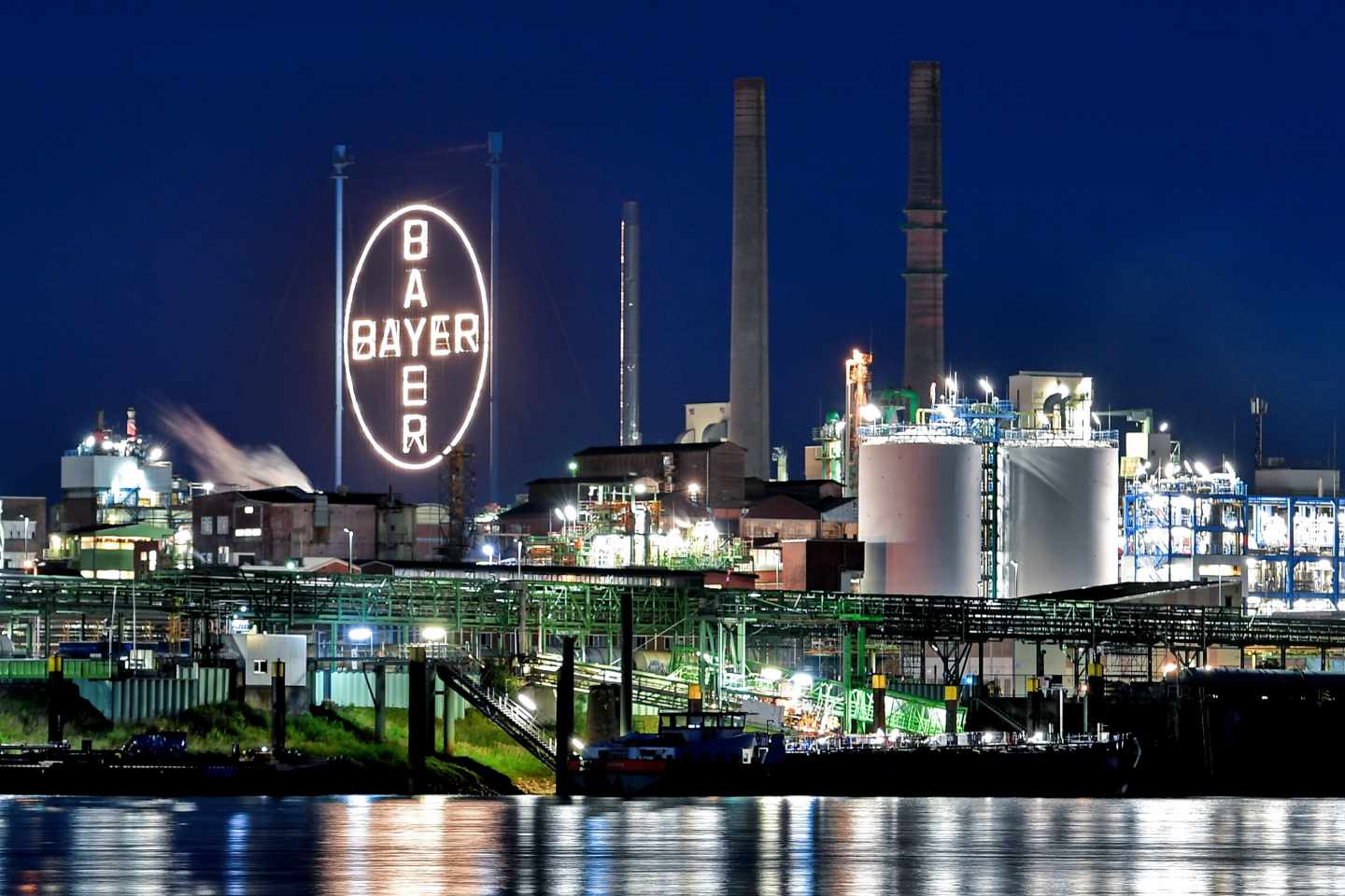 La millonaria multa a Monsanto hunde a Bayer a mínimos de cinco años.