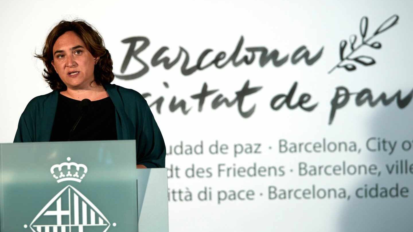 Ada Colau en la víspera del primer aniversario de los atentados del 17A.