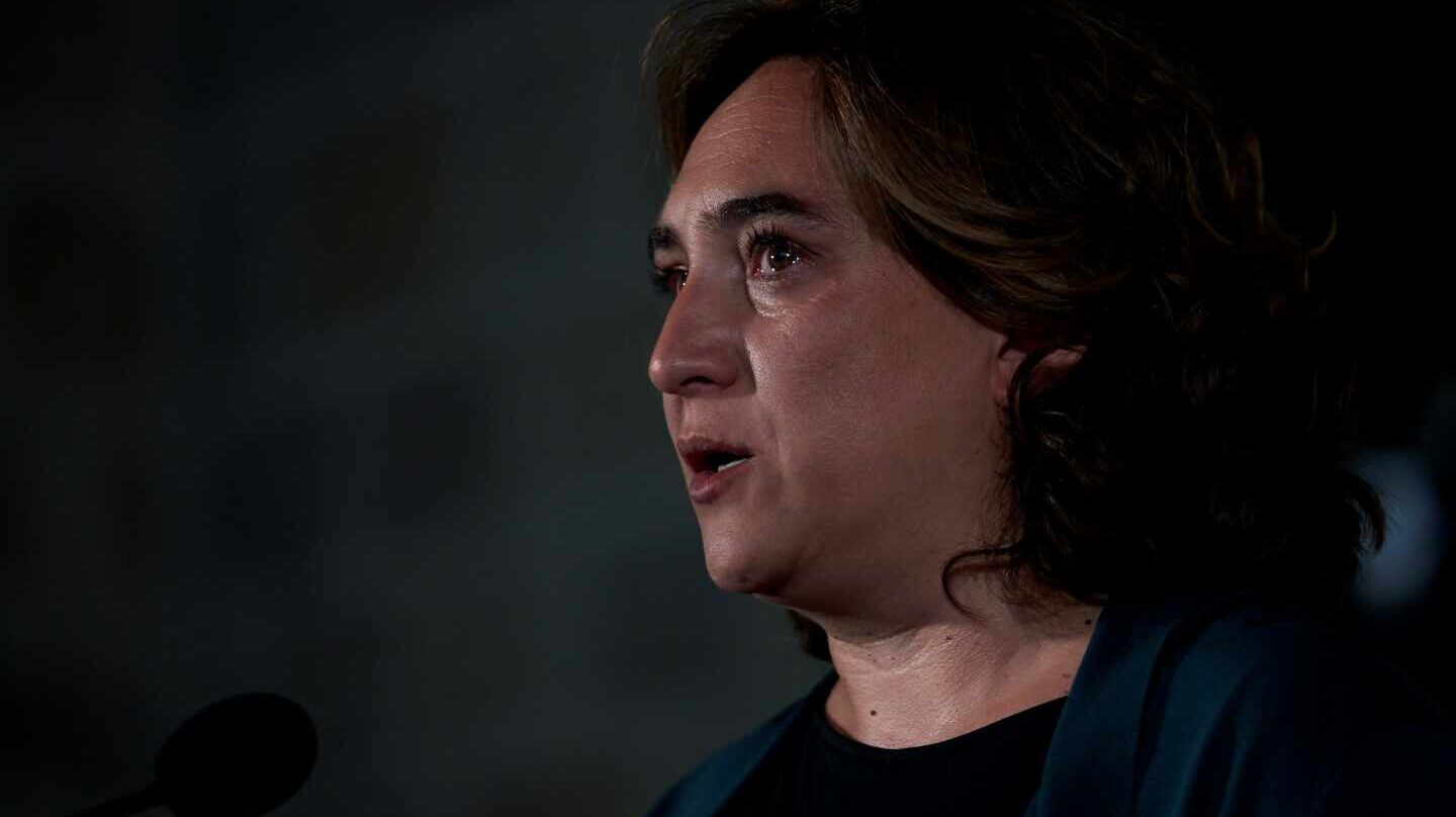 La alcaldesa de Barcelona, Ada Colau, en la víspera del primer aniversario de los atentados.