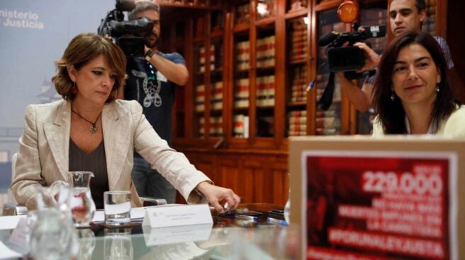 Dolores Delgado, en una reunión en el Ministerio de Justicia.