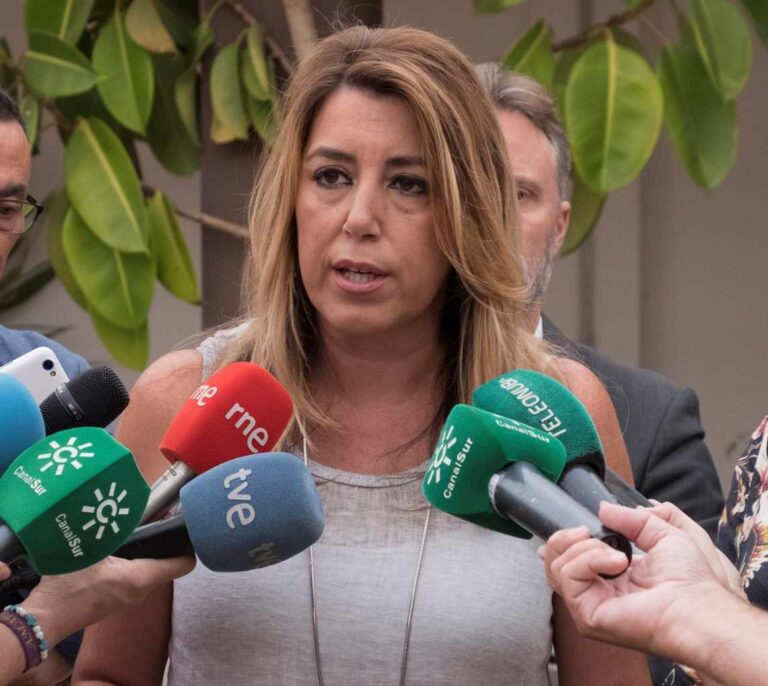Agricultores del entorno de Doñana increpan y abuchean a Susana Díaz