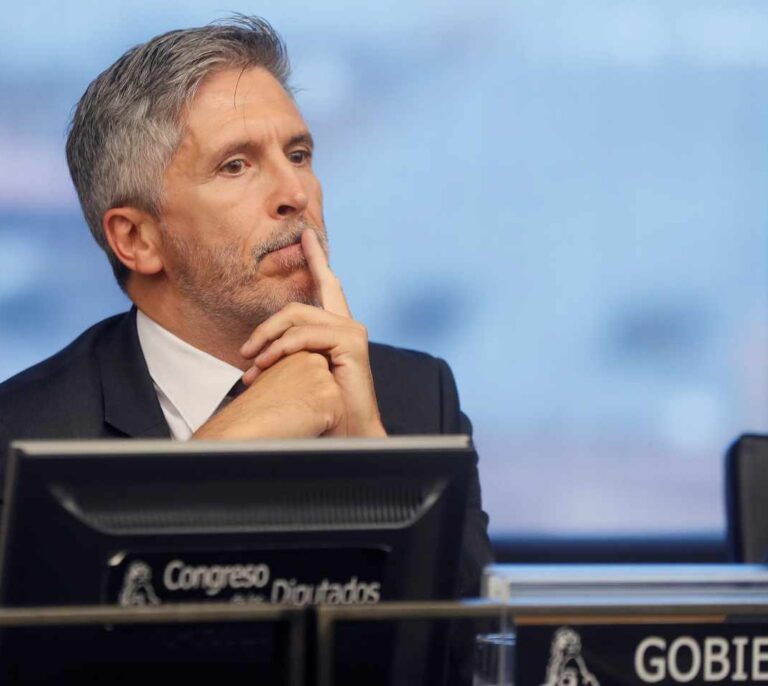 Interior desactiva la dispersión y acerca a los dos primeros presos de ETA
