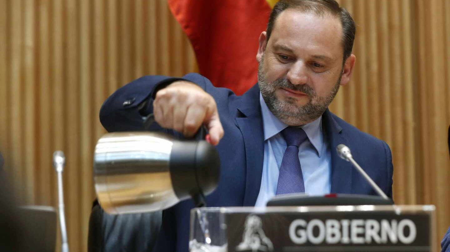 El ministro de Fomento, José Luis Ábalos, durante su comparecencia en el Congreso.