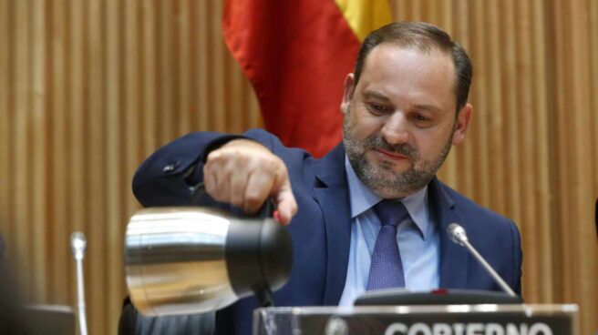 El ministro de Fomento, José Luis Ábalos, durante su comparecencia en el Congreso.