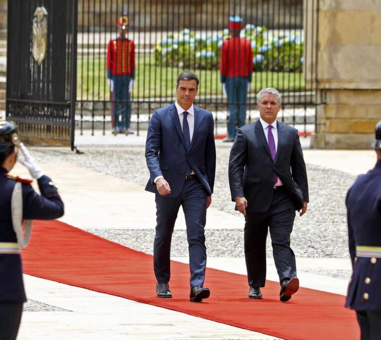 El Gobierno se muestra "firme" tras las "amenazas" de la Fundación Franco