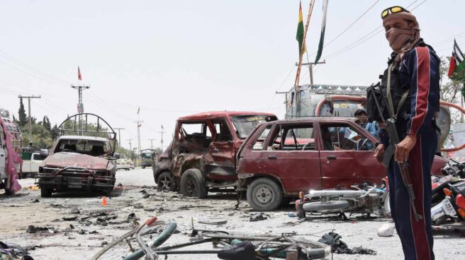 Escenario de un atentado terrorista en Quetta, Pakistán, en la jornada electoral.
