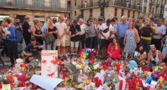 El Ayuntamiento de Colau secunda la teoría conspiratoria contra el CNI en los atentados del 17A