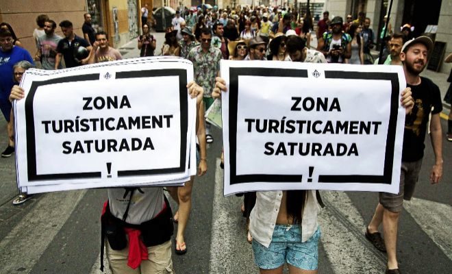 Cataluña frena las licencias de pisos turísticos y apunta al cierre de un tercio de los existentes