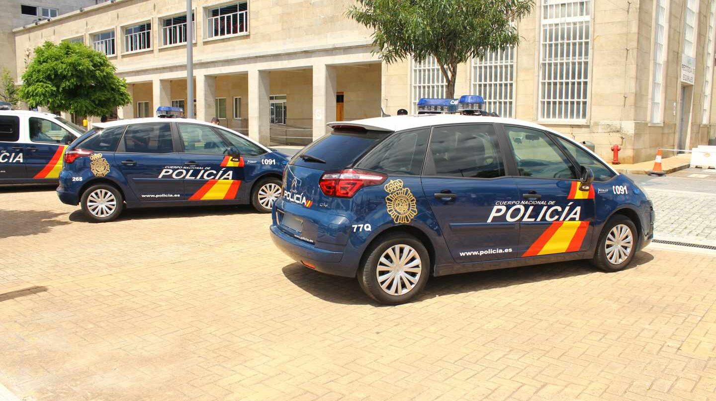 Coches patrulla de la Policía Nacional
