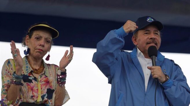 Daniel Ortega presidente de Nicaragua El presidente de Nicaragua, Daniel Ortega, junto a su esposa, Rosario Murillo, en Managua.