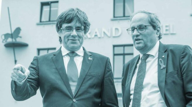 El expresidente catalán y líder de Junts per Catalunya (JxCat), Carles Puigdemont (i), y el presidente de la Generalitat, Quim Torra (d) El expresidente catalán y líder de Junts per Catalunya (JxCat), Carles Puigdemont (i), y el presidente de la Generalitat, Quim Torra (d)