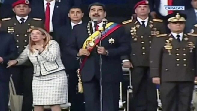 El presidente Maduro y su esposa en el momento de la explosión El presidente venezolano, Nicolás Maduro, junto a su esposa Cilia Flores, en el momento de la explosión, en Caracas.