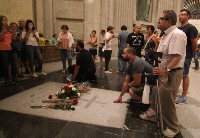 Tumba de José Antonio en la basílica del Valle de los Caídos.