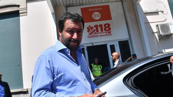 Matteo Salvini visita a los heridos en Génova.