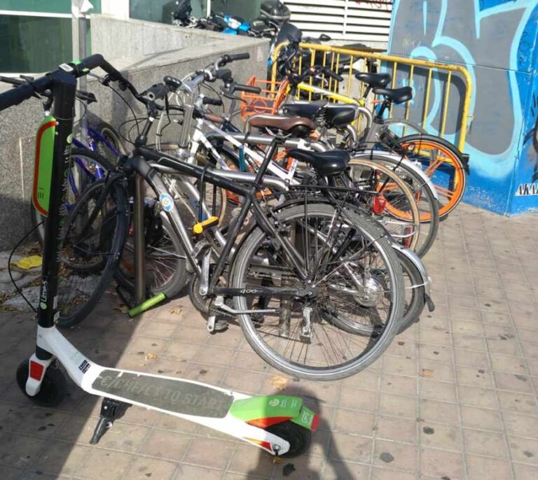 Lime retira patinetes por un fallo en las baterías que podía provocar incendios