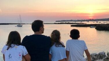 Pedro Sánchez en Doñana y Casado sin descanso: las vacaciones de los políticos