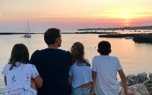 Albert Rivera, con su familia en Menorca.