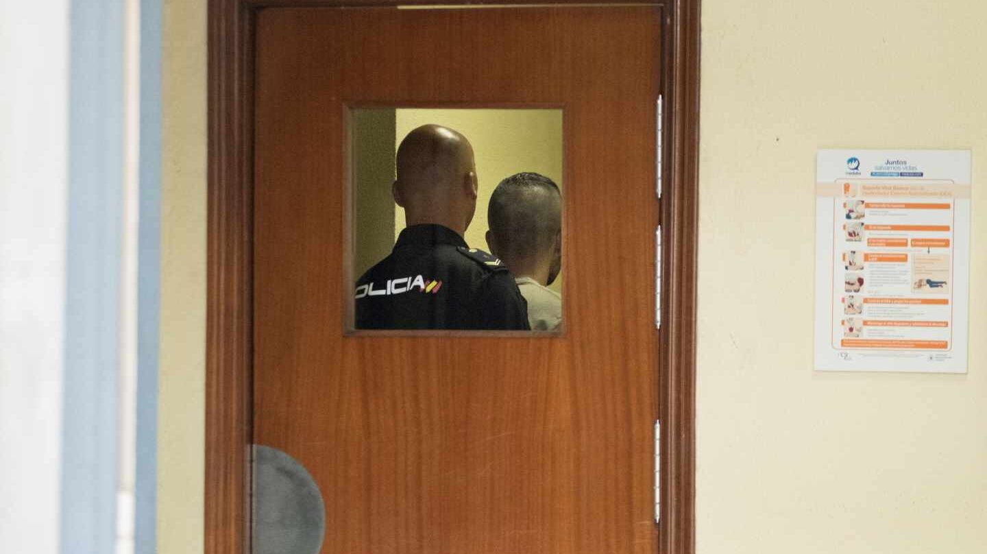 Llegada a los juzgados de Sevilla de Ángel Boza, el miembro de la manada que fue detenido por robar unas gafas.