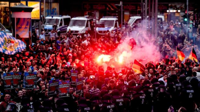 Cerca de 2.000 neonazis toman las calles de la ciudad alemana de Chemnitz tras "la caza del extranjero"