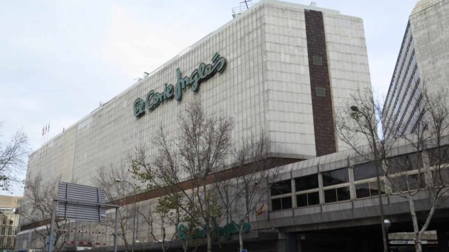 El Corte Inglés vende dos centros comerciales en Madrid y Bilbao.
