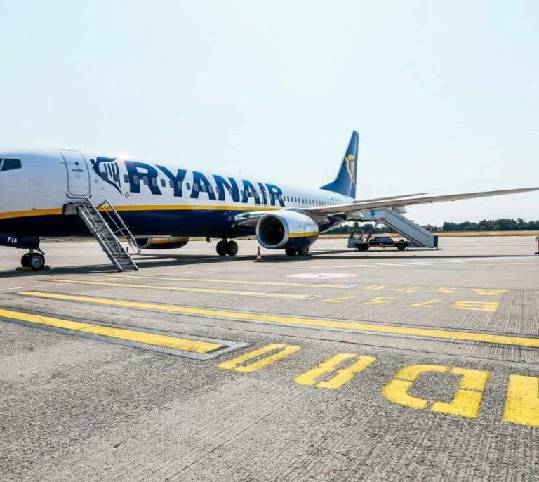 Los sindicatos denuncian “prácticas mafiosas" de Ryanair para evitar las huelgas