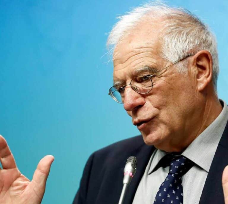 Borrell declara su patrimonio: cinco pisos, un almacén y casi medio millón de euros