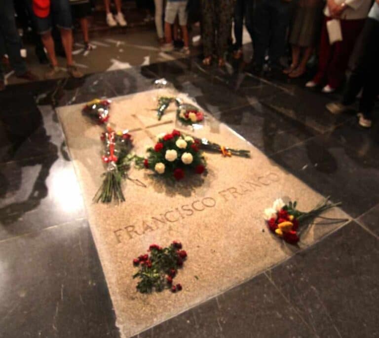 El Supremo aclara que el prior no puede oponerse a la exhumación de Franco