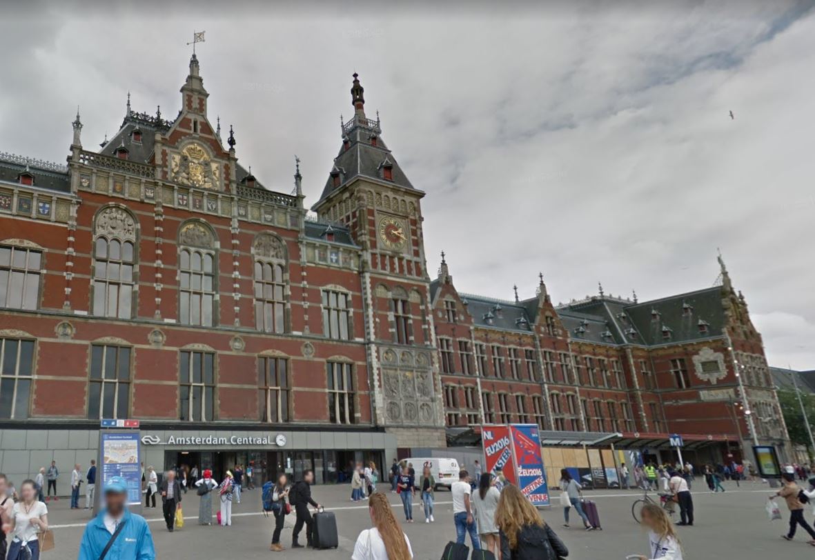 Dos heridos en un ataque con cuchillo en la estación de tren de Amsterdam