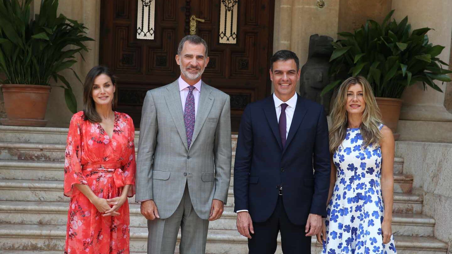 Doña Letizia, el Rey Felipe, Pedro Sánchez y su esposa.