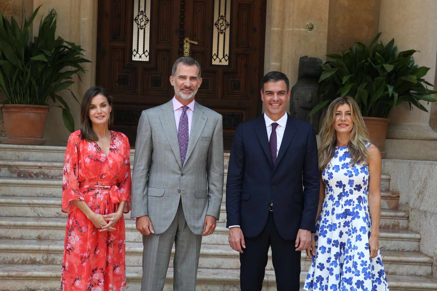 Doña Letizia, el Rey Felipe, Pedro Sánchez y su esposa.