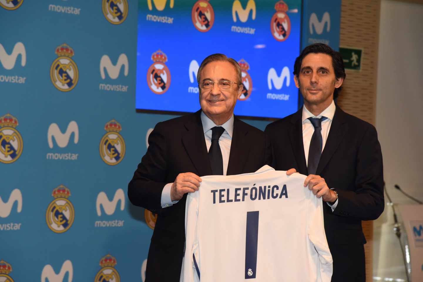 El presidente del Real Madrid, Florentino Pérez, y el de Telefónica, José María Álvarez-Pallete, en la presentación del acuerdo de patrocinio.