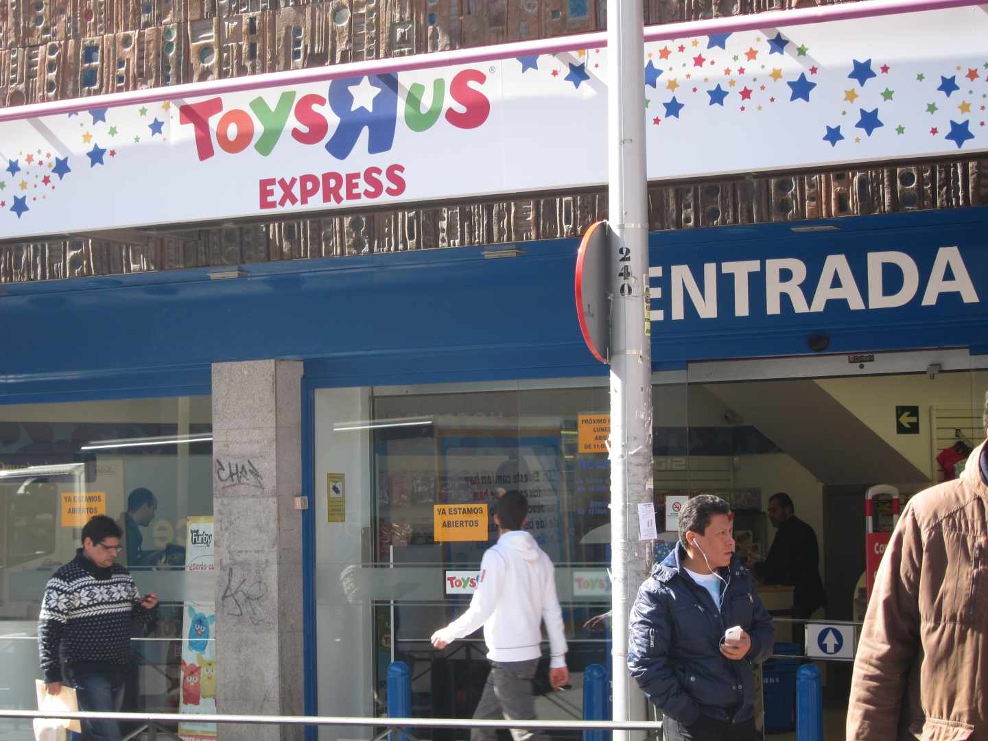 Fachada de una de los establecimientos de Toys R Us.