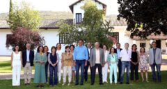Sánchez se lleva a Pablo Iglesias y a los ministros al "rancho de Aznar"